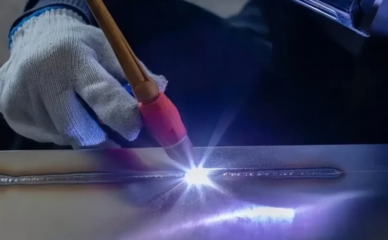 激光焊接系統PLC控制原理