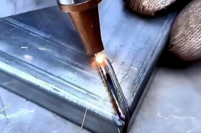 光纖激光焊接機在水箱焊接中的改進實踐