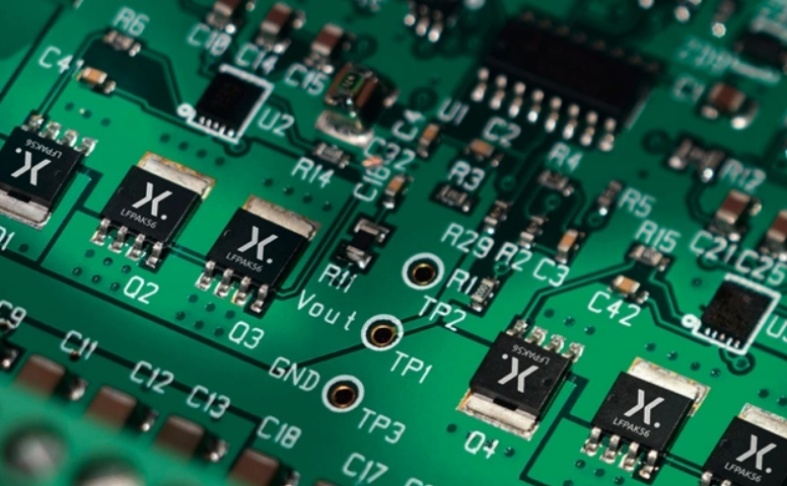 PCB信號線邊緣粗糙：激光飛濺改變阻抗一致性