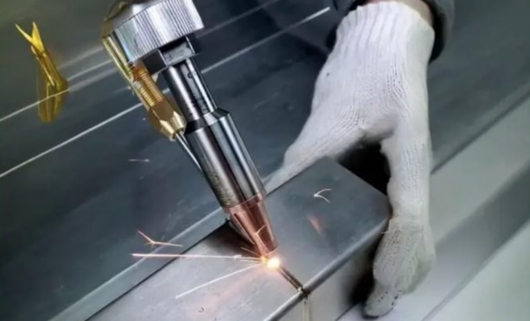 動力電池雙層板焊接工位容易燒邊？怎么解決